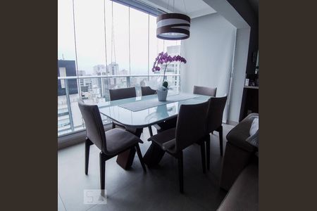 Apartamento à venda com 105m², 2 quartos e 2 vagasVaranda da Sala