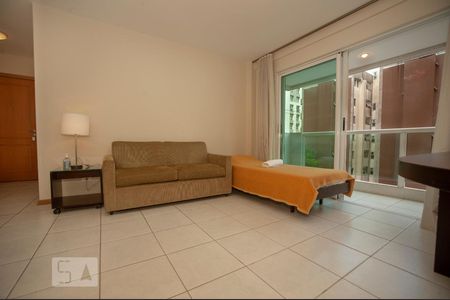 Sala de apartamento para alugar com 1 quarto, 66m² em Centro, Curitiba