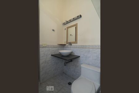 Casa à venda com 420m², 4 quartos e 4 vagasBanheiro da Suíte