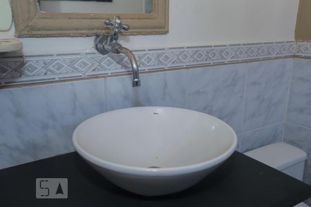 Casa à venda com 420m², 4 quartos e 4 vagasBanheiro da Suíte