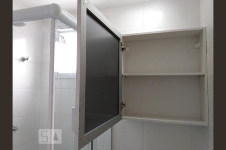 Apartamento à venda com 48m², 2 quartos e 1 vagaBanheiro - Armário com espelho