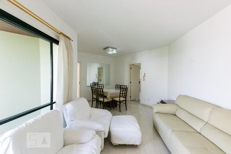 Sala de apartamento para alugar com 3 quartos, 115m² em Moema, São Paulo