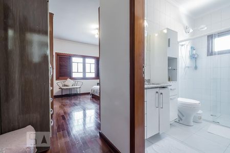 Casa à venda com 200m², 3 quartos e 2 vagasSuíte 