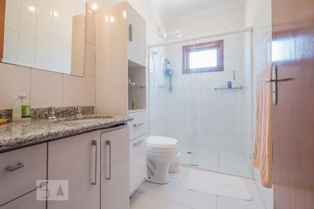 Casa à venda com 200m², 3 quartos e 2 vagasBanheiro Suíte 