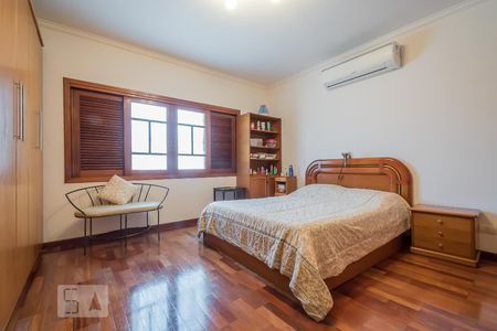 Casa à venda com 200m², 3 quartos e 2 vagasSuíte 