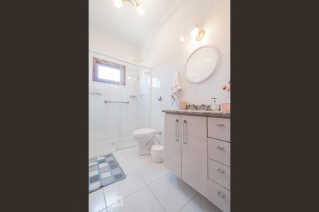 Casa à venda com 200m², 3 quartos e 2 vagasBanheiro 1