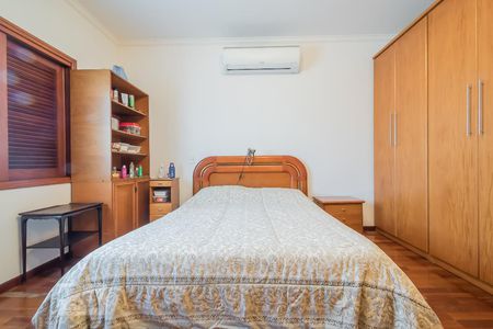 Casa à venda com 200m², 3 quartos e 2 vagasSuíte 