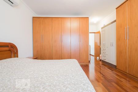 Casa à venda com 200m², 3 quartos e 2 vagasSuíte 