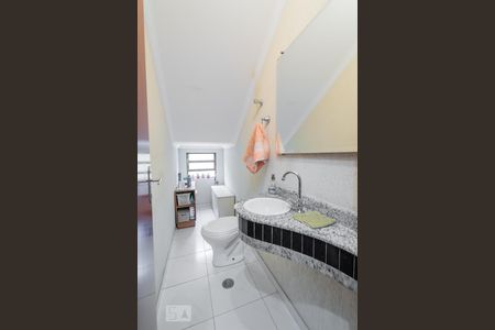 Casa à venda com 200m², 3 quartos e 2 vagasLavabo