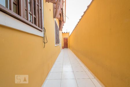 Casa à venda com 200m², 3 quartos e 2 vagasCorredor Lateral