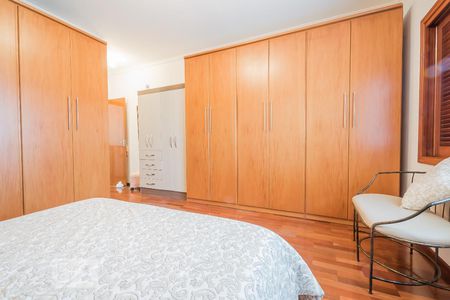 Casa à venda com 200m², 3 quartos e 2 vagasSuíte 