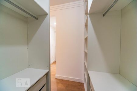 Apartamento para alugar com 73m², 2 quartos e 2 vagas Apartamento para alugar com 73m², 2 quartos e 2 vagasCloset do Quarto 2