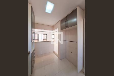 Apartamento para alugar com 106m², 3 quartos e 2 vagas Apartamento para alugar com 106m², 3 quartos e 2 vagasCozinha