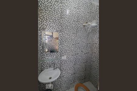 Banheiro de kitnet/studio para alugar com 1 quarto, 18m² em Imirim, São Paulo