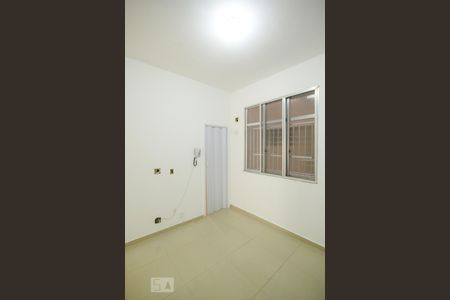 Sala de apartamento para alugar com 1 quarto, 35m² em Copacabana, Rio de Janeiro