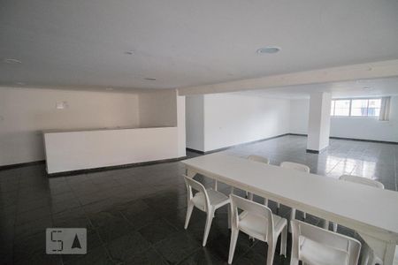 Apartamento para alugar com 63m², 2 quartos e 1 vaga Apartamento para alugar com 63m², 2 quartos e 1 vagaÁrea comum - Salão de festas