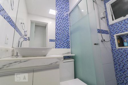 Banheiro de apartamento para alugar com 2 quartos, 55m² em Jacarepaguá, Rio de Janeiro