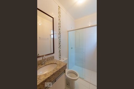 Casa de condomínio para alugar com 74m², 2 quartos e 2 vagas Casa de condomínio para alugar com 74m², 2 quartos e 2 vagasBanheiro da Suíte 1