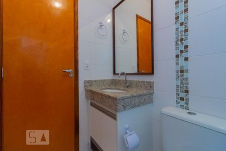 Casa de condomínio para alugar com 74m², 2 quartos e 2 vagas Casa de condomínio para alugar com 74m², 2 quartos e 2 vagasBanheiro da Suíte 1