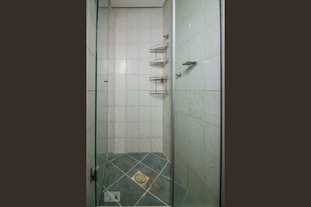 Banheiro de apartamento à venda com 3 quartos, 69m² em Ipanema, Porto Alegre