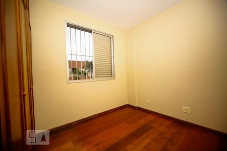 quarto 1 de apartamento para alugar com 2 quartos, 110m² em Santa Tereza, Belo Horizonte