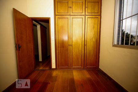 quarto 1 de apartamento para alugar com 2 quartos, 110m² em Santa Tereza, Belo Horizonte