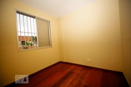 quarto 1 de apartamento para alugar com 2 quartos, 110m² em Santa Tereza, Belo Horizonte