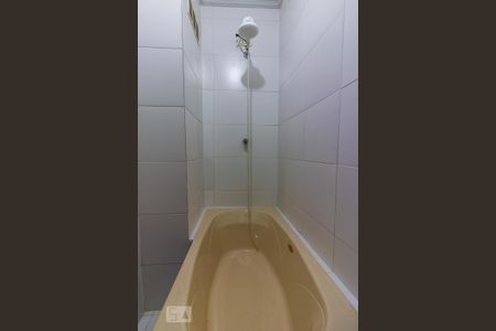 Banheiro de kitnet/studio para alugar com 1 quarto, 23m² em Campos Elíseos, São Paulo