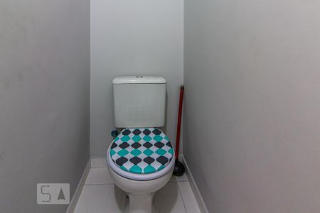 Banheiro de kitnet/studio para alugar com 1 quarto, 23m² em Campos Elíseos, São Paulo
