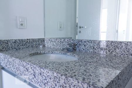 Banheiro de apartamento à venda com 2 quartos, 48m² em Liberdade, São Paulo