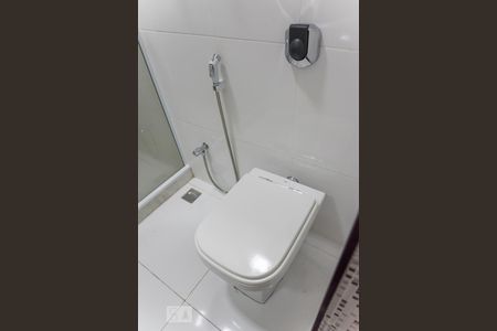 Apartamento para alugar com 60m², 2 quartos e sem vagaBanheiro da Suíte 1