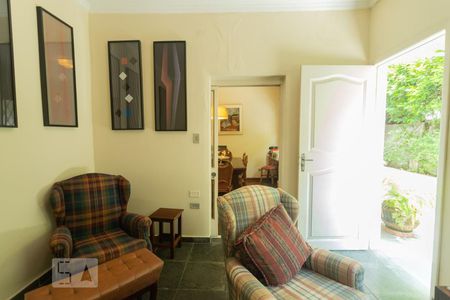 Casa para alugar com 337m², 5 quartos e 3 vagasEscritório