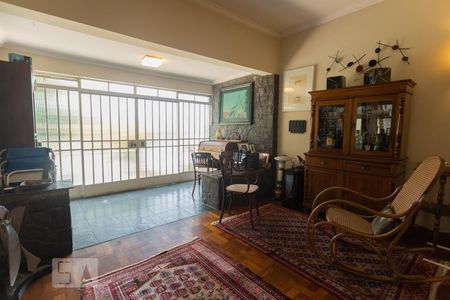 Casa para alugar com 337m², 5 quartos e 3 vagasSala