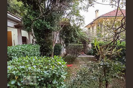 Casa para alugar com 337m², 5 quartos e 3 vagasQuintal