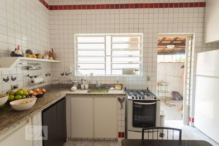 Casa para alugar com 337m², 5 quartos e 3 vagasCozinha