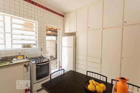 Casa para alugar com 337m², 5 quartos e 3 vagasCozinha