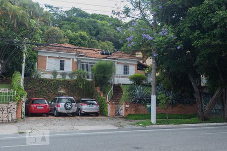 Casa para alugar com 337m², 5 quartos e 3 vagasFachada