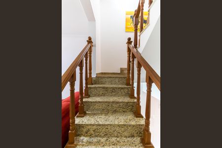 Escada de casa de condomínio à venda com 3 quartos, 201m² em Vila Leonor, São Paulo