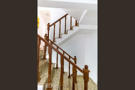 Escada de casa de condomínio à venda com 3 quartos, 201m² em Vila Leonor, São Paulo