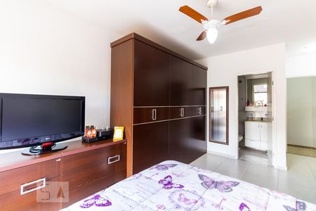 Casa de condomínio à venda com 201m², 3 quartos e 2 vagas Casa de condomínio à venda com 201m², 3 quartos e 2 vagasSuíte 1