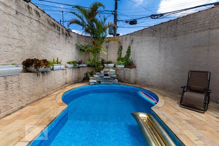 Casa de condomínio à venda com 201m², 3 quartos e 2 vagas Casa de condomínio à venda com 201m², 3 quartos e 2 vagasÁrea comum - Piscina