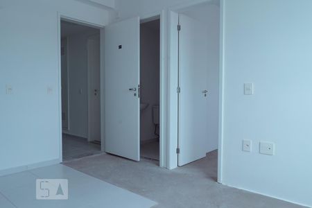 Sala e cozinha de apartamento para alugar com 2 quartos, 34m² em Santana, São Paulo