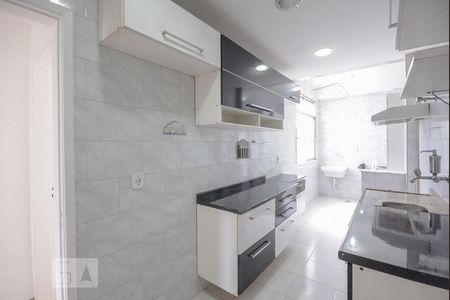 Apartamento à venda com 70m², 2 quartos e 1 vagaCozinha e Área de Serviço