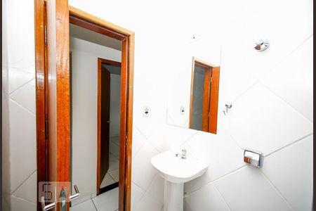 Apartamento para alugar com 60m², 2 quartos e sem vagaBanheiro