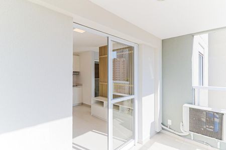 Apartamento à venda com 38m², 1 quarto e 1 vaga Apartamento à venda com 38m², 1 quarto e 1 vagaVaranda