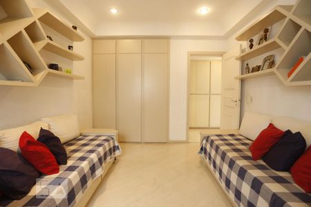 Apartamento à venda com 240m², 3 quartos e 2 vagasQuarto 2