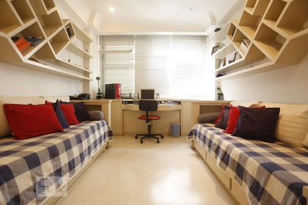 Apartamento à venda com 240m², 3 quartos e 2 vagasQuarto 2