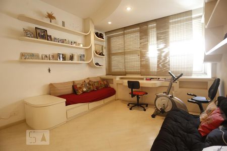 Apartamento à venda com 240m², 3 quartos e 2 vagasQuarto 3