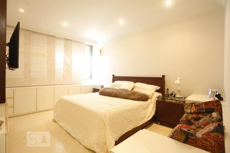 Apartamento à venda com 240m², 3 quartos e 2 vagasQuarto 1- Suíte