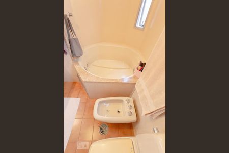 Apartamento para alugar com 198m², 3 quartos e 3 vagasBanheiro da Suíte
